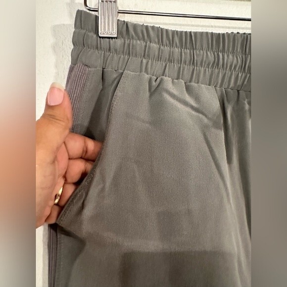 Splendid 100% Silk Naya Jogger Pants Size Small - Picture 8 of 14
